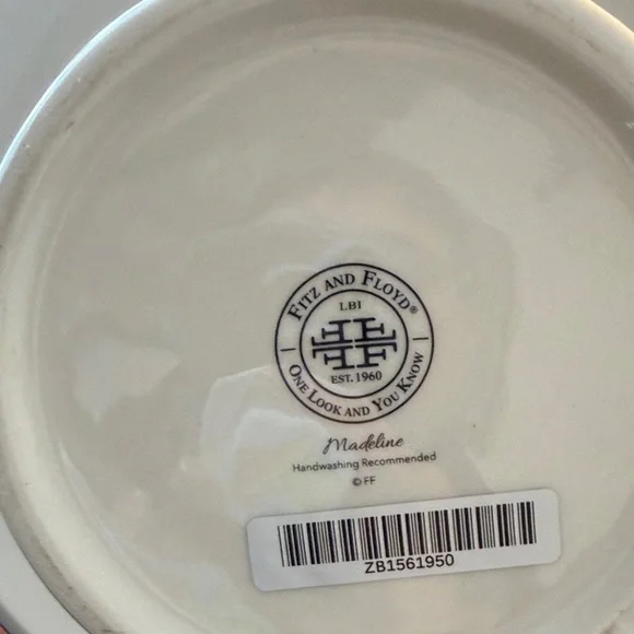 Fitz and Floyd White Ceramic Cake Plate - Picture 2 of 3